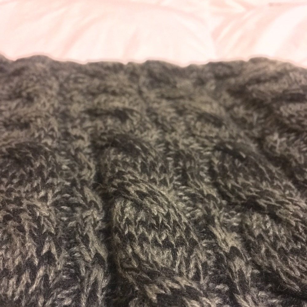Charcoal grey cable knit scarf!